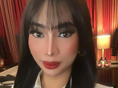 SophiaStarTS - shemale with brown hair webcam at xLoveCam