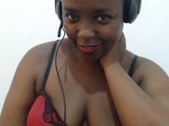 SophiaWett - female with black hair webcam at xLoveCam