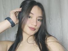SophiaXoxo - female with brown hair webcam at xLoveCam