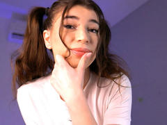 SophieBellar - female with brown hair and  small tits webcam at xLoveCam