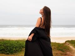 SophieBerry - female with brown hair webcam at xLoveCam