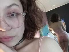 SophieBlinde from LiveJasmin