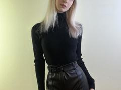 SophieCaver - female webcam at xLoveCam