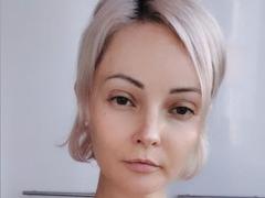 SophieCrach - blond female with  big tits webcam at ImLive