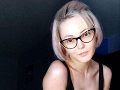 SophieCrach - blond female with  big tits webcam at ImLive