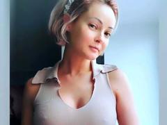 SophieCrach - blond female with  big tits webcam at ImLive