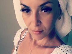 a0Chryssy - blond female webcam at LiveJasmin