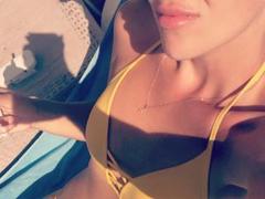 a0Chryssy - blond female webcam at LiveJasmin