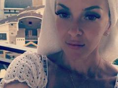 a0Chryssy - blond female webcam at LiveJasmin