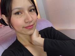 SophieDelaney - female with brown hair webcam at xLoveCam