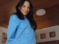 SophieDelaney - female with brown hair webcam at xLoveCam