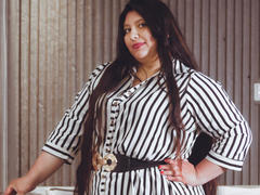SophieGalli - female with black hair webcam at xLoveCam