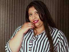 SophieGalli - female with black hair webcam at xLoveCam