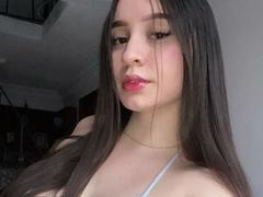SophieHale - female with brown hair and  big tits webcam at xLoveCam