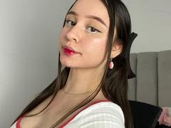 SophieHale from xLoveCam