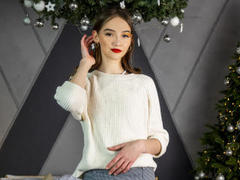 SofiyaAllison - female with brown hair webcam at LiveJasmin