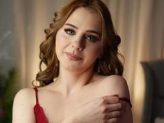 SophieLissy - blond female webcam at xLoveCam