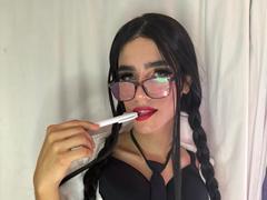 Sophielondonn - shemale with black hair webcam at ImLive