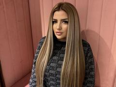 SophiePal from xLoveCam