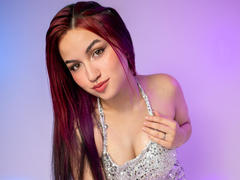 SophieRouge - female with red hair webcam at xLoveCam