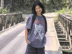 SophieSmithy - female with brown hair and  small tits webcam at xLoveCam