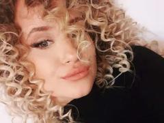 SophieXDee - blond female webcam at xLoveCam