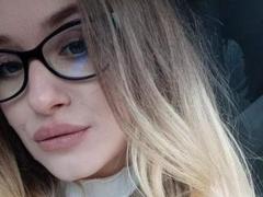 SophieXDee - blond female webcam at xLoveCam