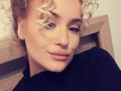 SophieXDee - blond female webcam at xLoveCam