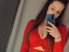SophieXLips - female with brown hair webcam at xLoveCam