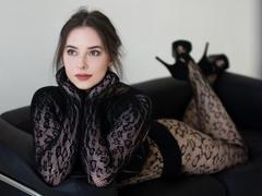SophieXLips - female with brown hair webcam at xLoveCam