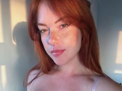SophyeEsra - female with red hair webcam at LiveJasmin