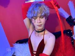 SoyCooper - blond shemale webcam at xLoveCam