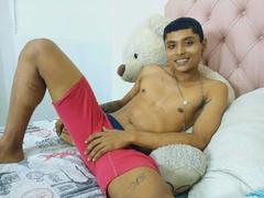 SpicyBrownie - male webcam at xLoveCam