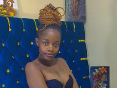 SpicyPrettyx from xLoveCam