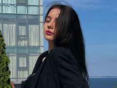 SpicySiren - female with brown hair and  big tits webcam at xLoveCam