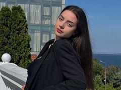 SpicySiren - female with brown hair and  big tits webcam at xLoveCam