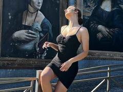 SpicySiren - female with brown hair and  big tits webcam at xLoveCam