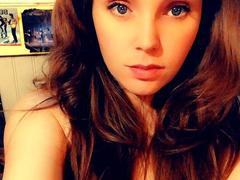 SquirtyNFlirty69 from xLoveCam