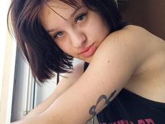 Ssimona - female with brown hair webcam at xLoveCam