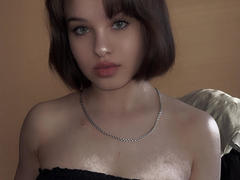 Ssimona - female with brown hair webcam at xLoveCam
