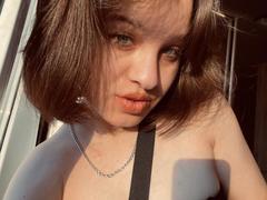 Ssimona - female with brown hair webcam at xLoveCam