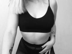 Ssweet_annie - blond female webcam at ImLive
