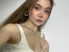 StacyYellig - female with  small tits webcam at xLoveCam