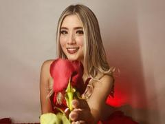 StarDustt - female webcam at xLoveCam