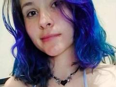 StarElii - female with brown hair webcam at xLoveCam