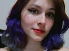 StarElii - female with brown hair webcam at xLoveCam