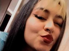 StarPink from xLoveCam