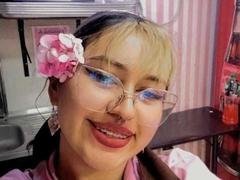 StarPink - female webcam at xLoveCam