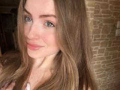 StarryBelle-hot - female with brown hair webcam at xLoveCam