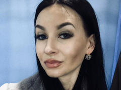 StarrySiren - female with black hair and  big tits webcam at xLoveCam